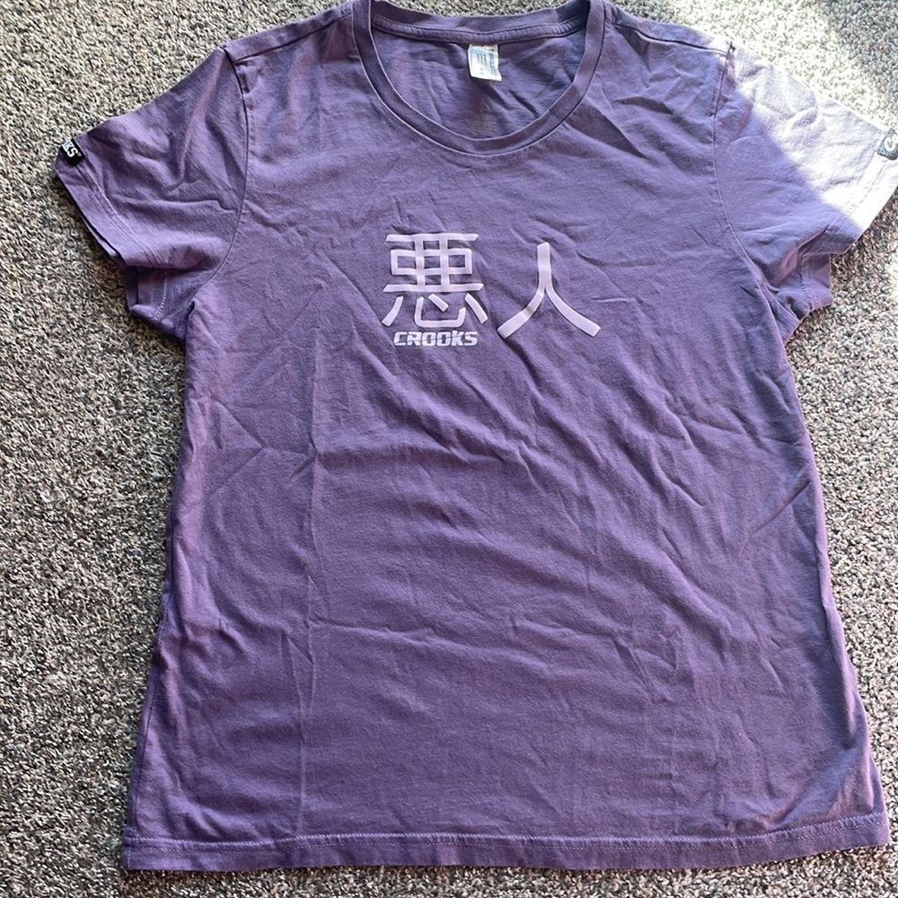 NWOT Crooks&Castles Med tee